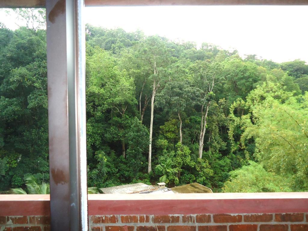 Green Woods Guest Kandy Exterior photo